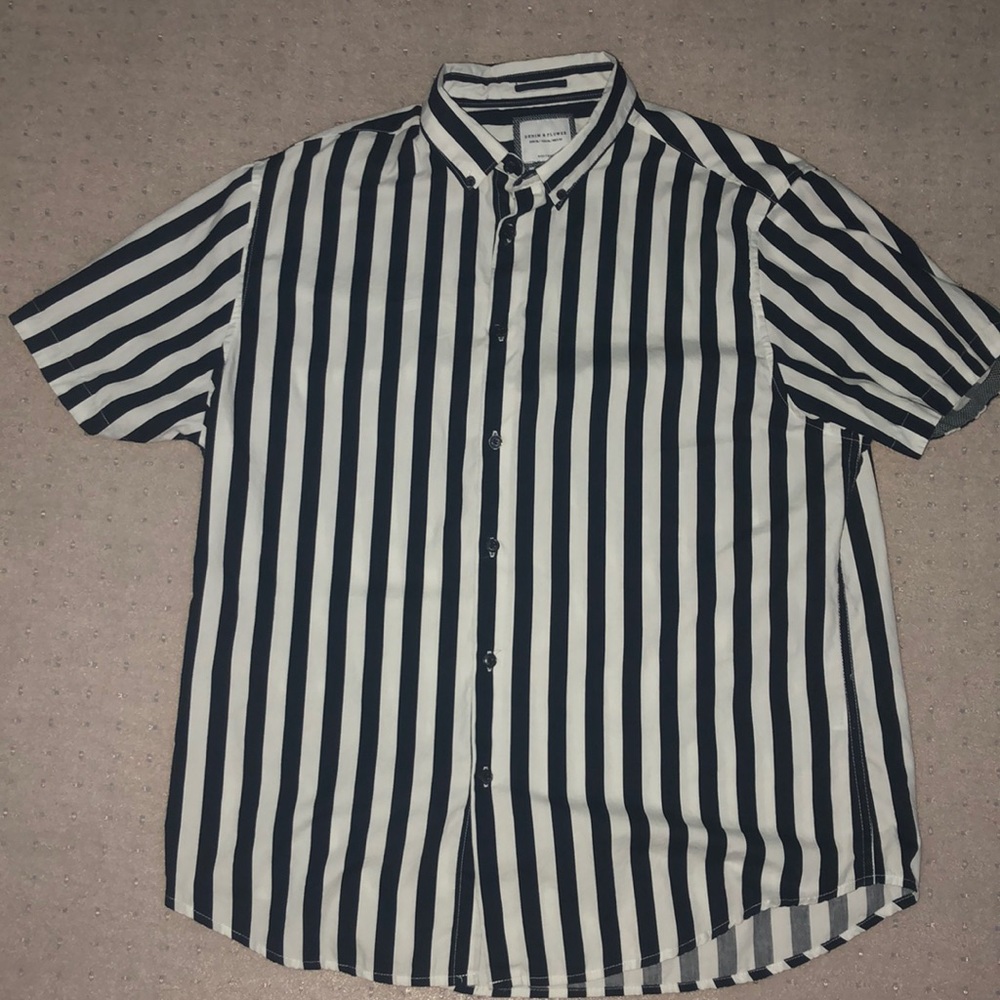 Denim & Flower Short Sleeve Button Down